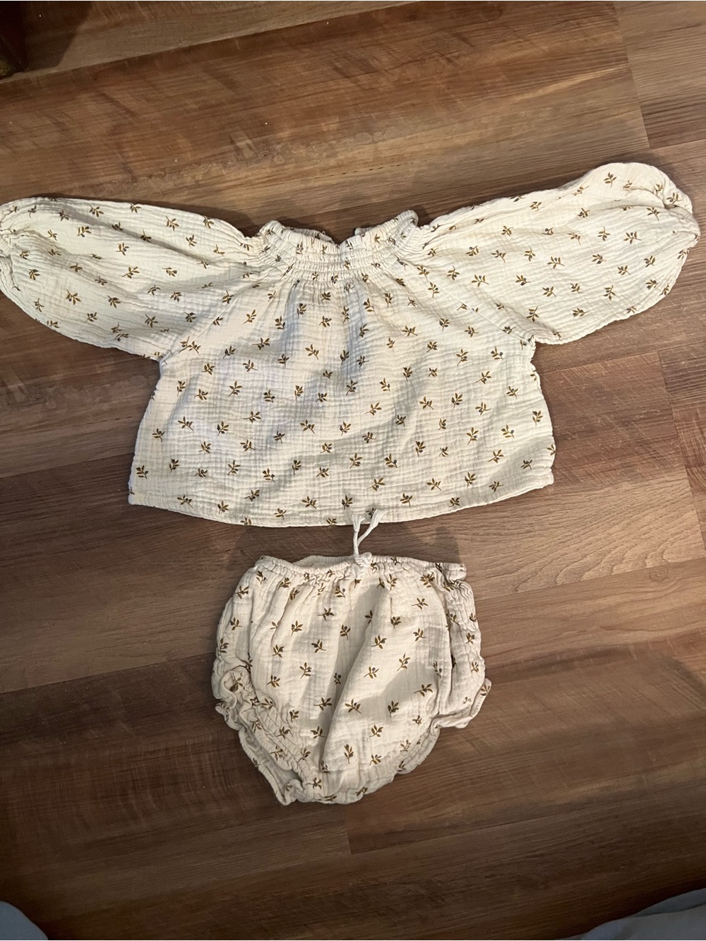 Rylee & Cru Cream Floral Muslin Baby Top & Bloomer Set